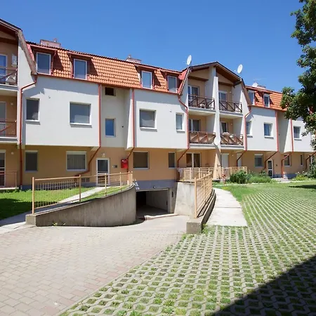 Zoli Apartmanok-zoli2 Kolcsey 34-36