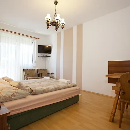 Zoli Apartmanok-zoli2 Kolcsey 34-36